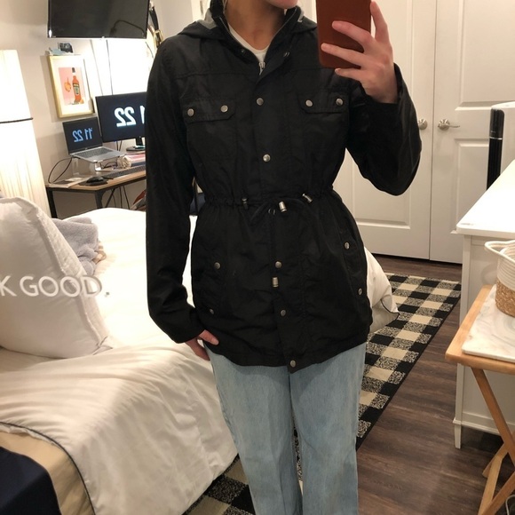 Black Utility Water-Resistant Rain Jacket - Small - Picture 2 of 10